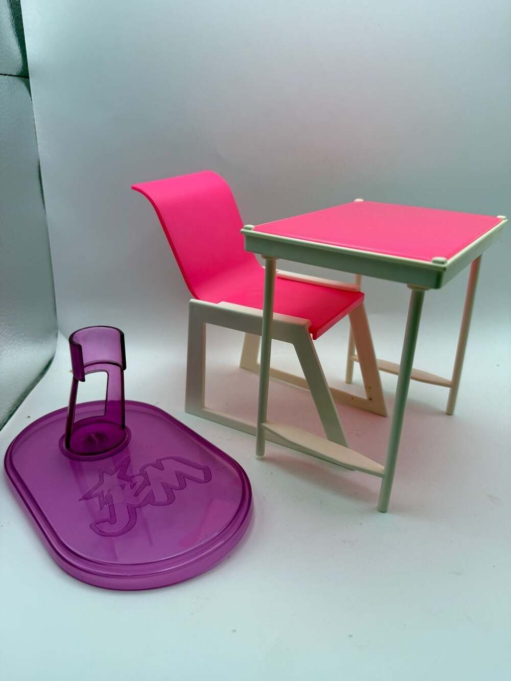 Hasbro Jem and the Holograms Doll Stand Table and Chair Accessories